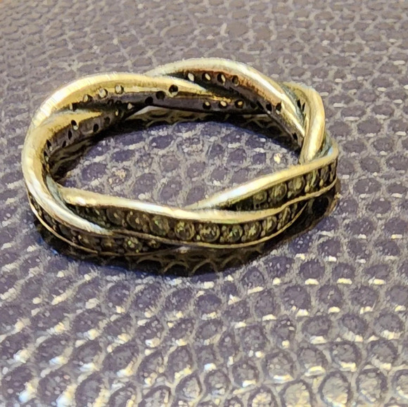 Pandora Sparkling Twisted Lines Ring - Picture 4 of 12
